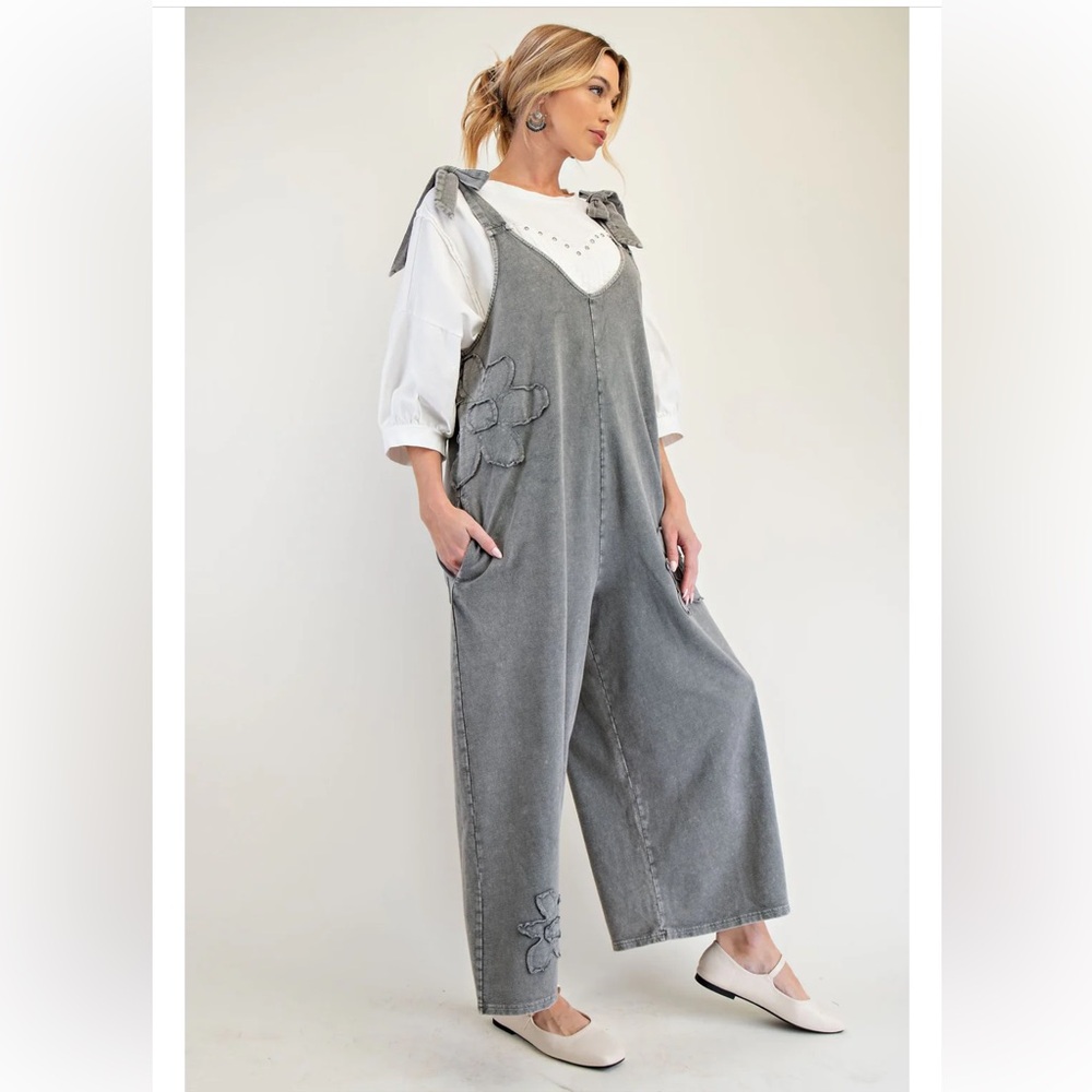 Easel‎ Mineral Washed Terry Knit Flower Patch Jumpsuit